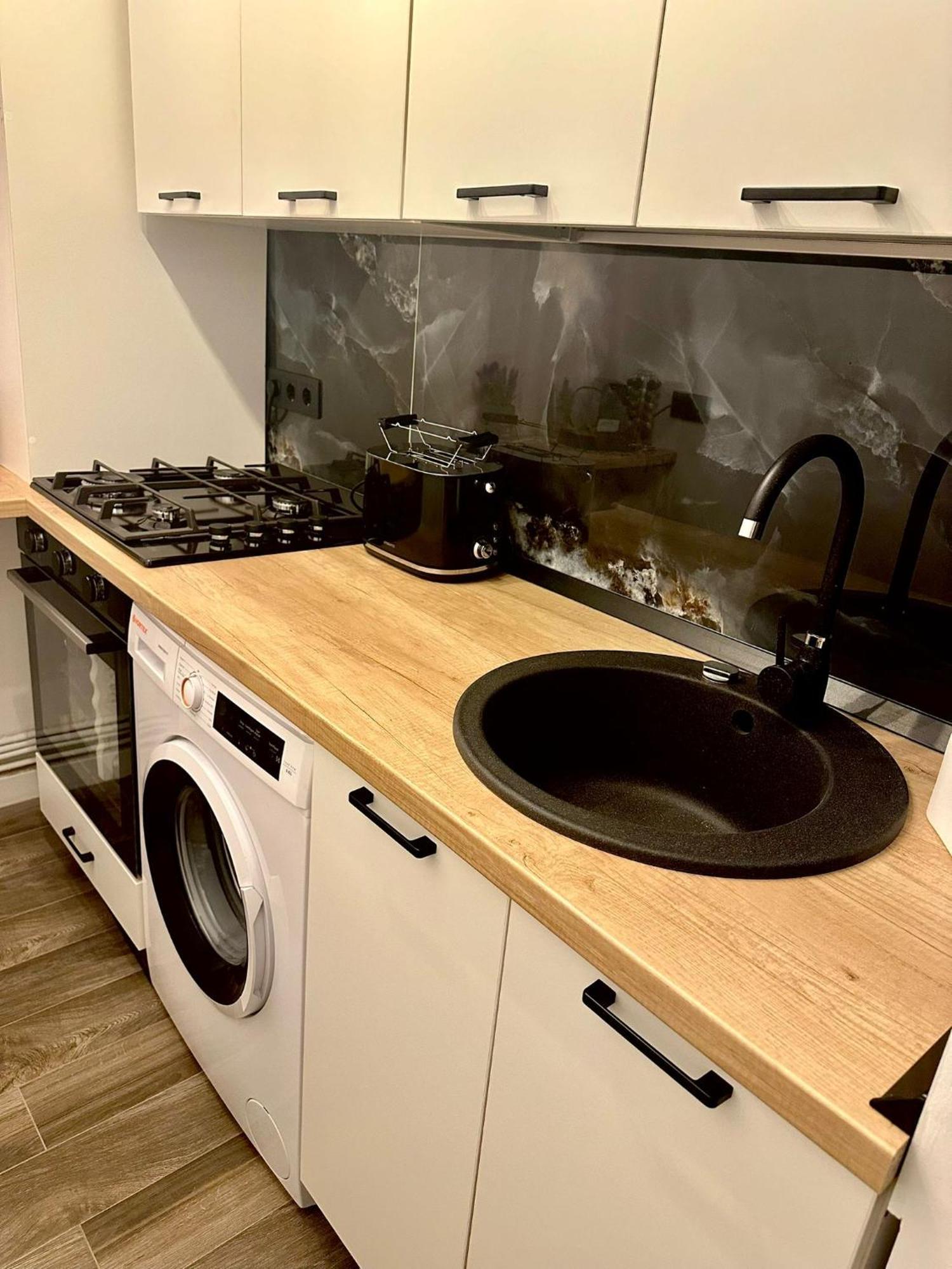 Evelyn Apartment Bistriţa Kültér fotó